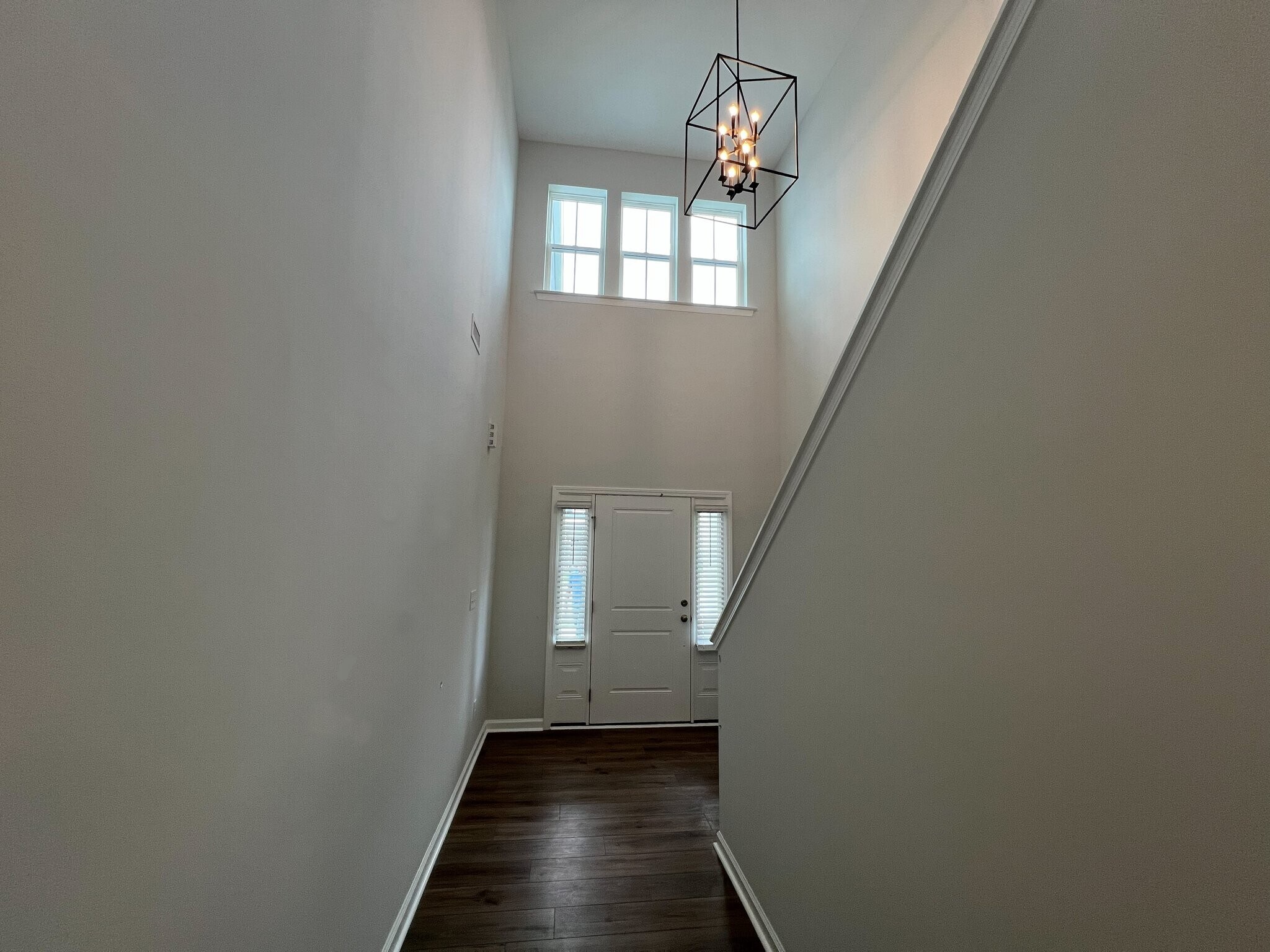 Building Photo - 427 White Oak Gdn Wy