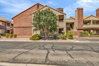 Building Photo - SW!! 2 Bedroom Condo!! 1st Floor!! Newly r...