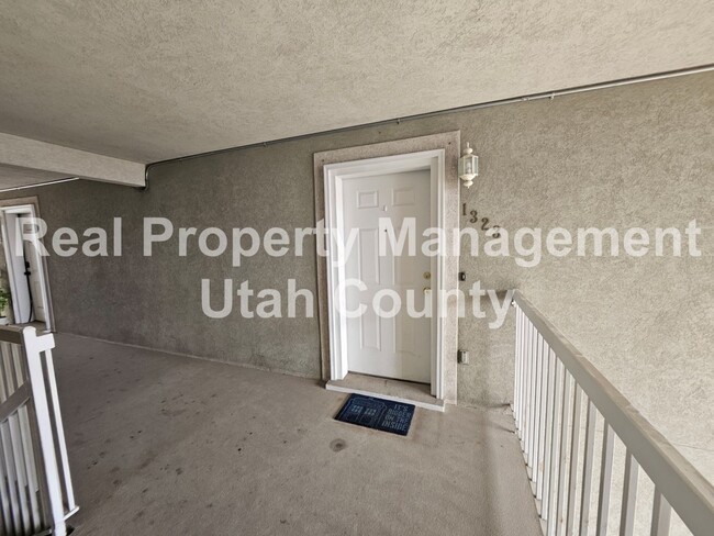 Building Photo - Orem Condo Top Floor Pet Friendly