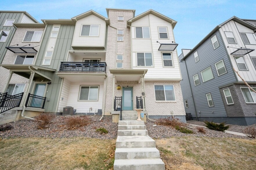 Building Photo - 16582 Shoshone Pl