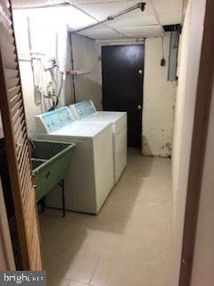 Building Photo - 5925 Summerdale Ave