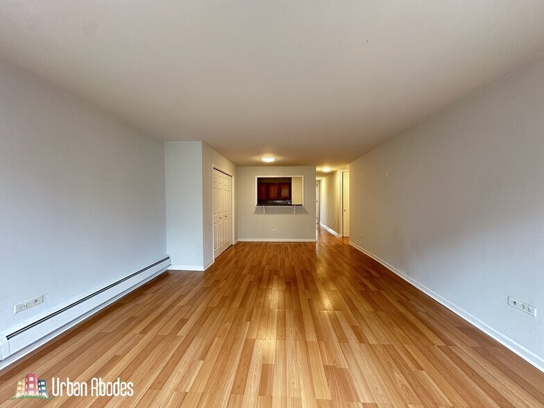 Building Photo - 1335 N Dearborn St