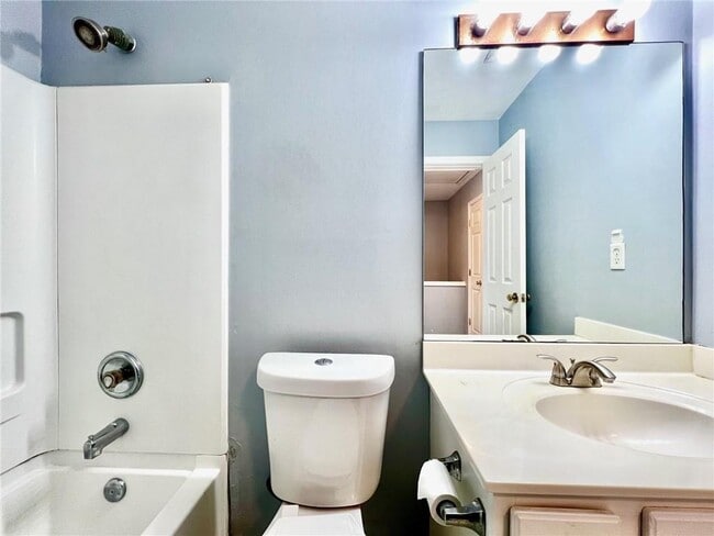 Building Photo - 1605 Kilmington Ct