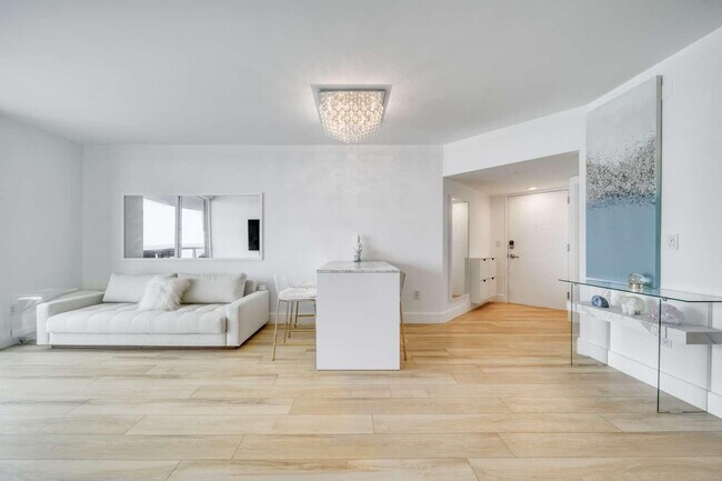 Building Photo - 6365 Collins Ave