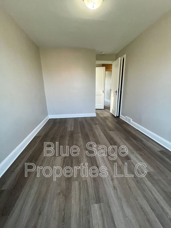Building Photo - 337 N Bishop Ave