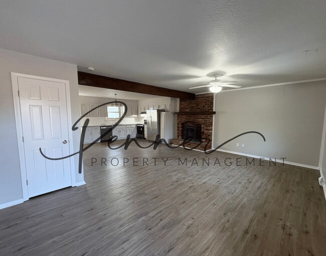 Building Photo - 1713 E T C Lea Rd