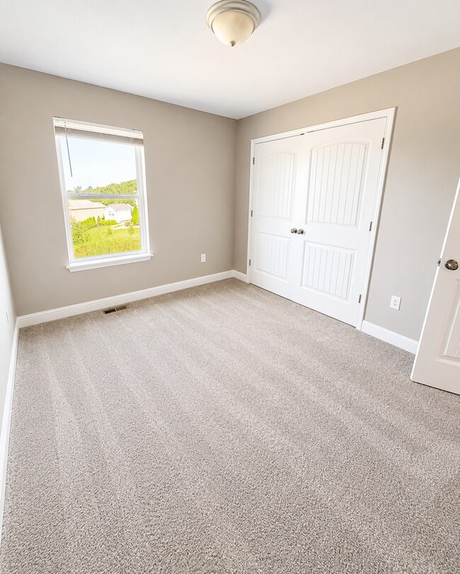 Building Photo - 187 Ridgeview Dr