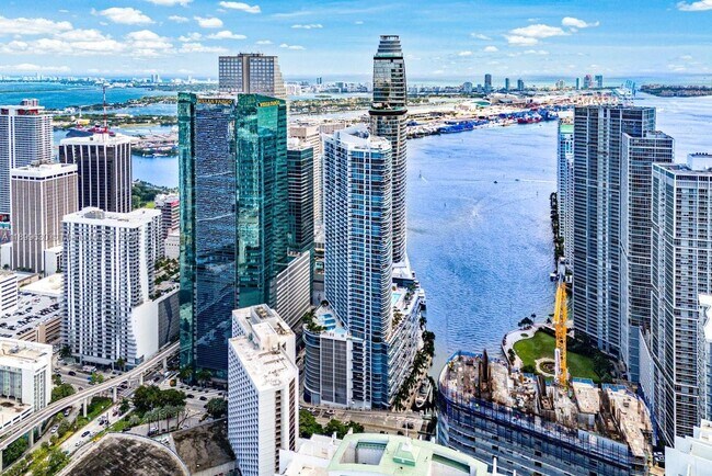 Building Photo - 200 Biscayne Blvd Way