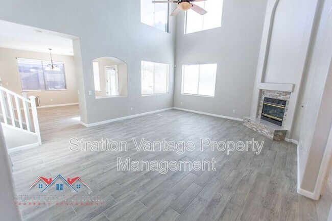 Building Photo - 16627 W McKinley St
