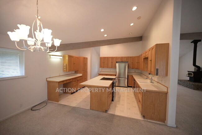 Building Photo - 3 bed 2.5 bath home in a private country setting, close to town. All new luxury vinyl plank floor...