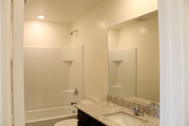 Building Photo - "Spacious 4-Bedroom with 2.5 Baths availab...