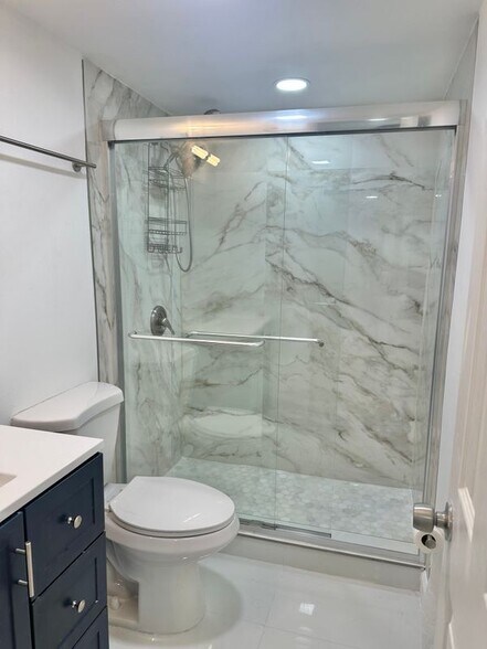 Primary Photo - 4655 Palm Ave