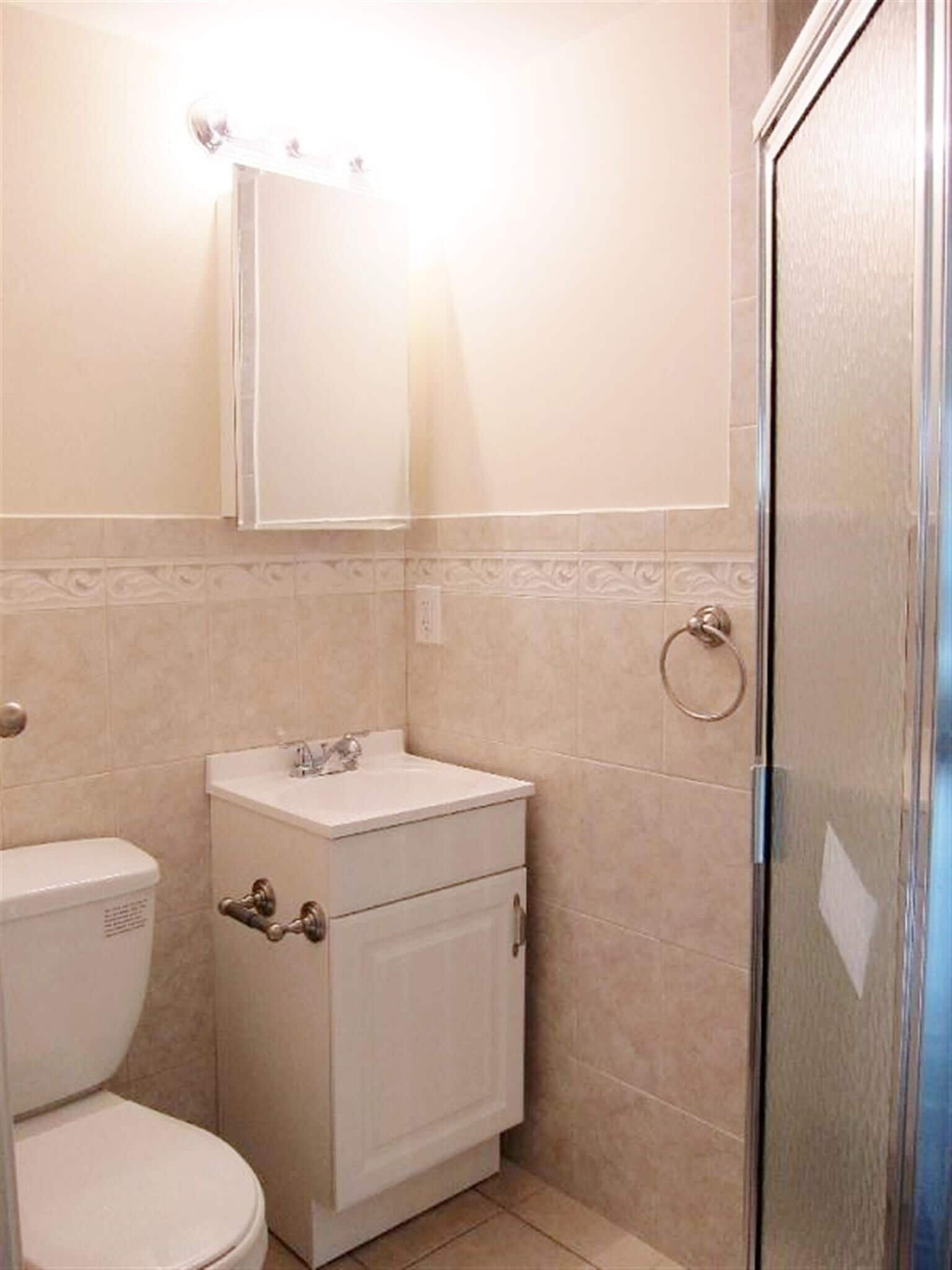 Building Photo - 19 Wesley St