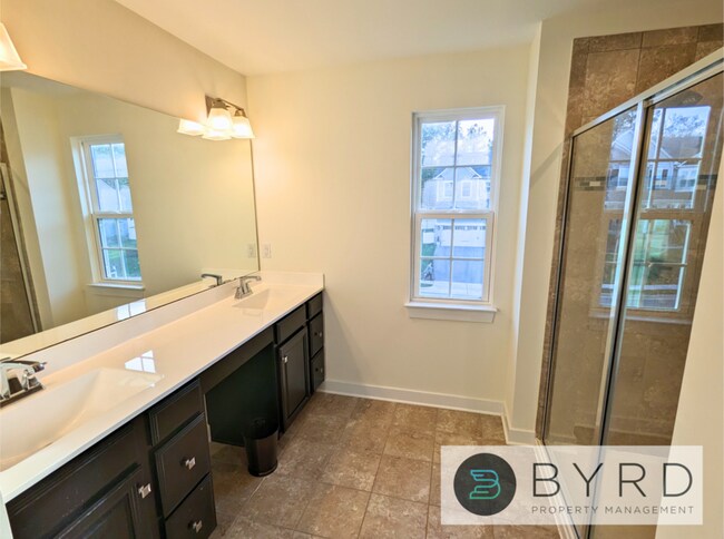 Building Photo - 15700 Cambria Cove Blvd