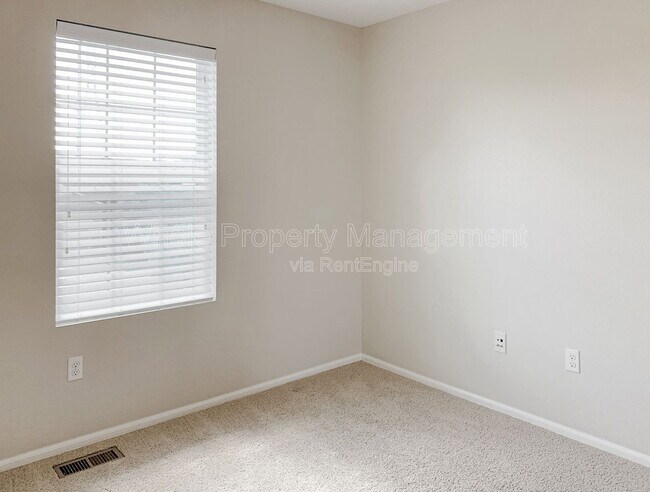 Building Photo - 15450 Carob Cir