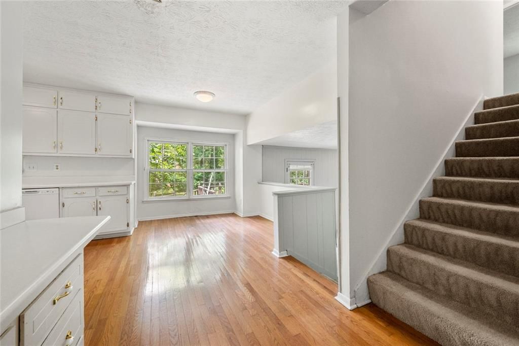 Building Photo - 4000 Pinehurst Pl