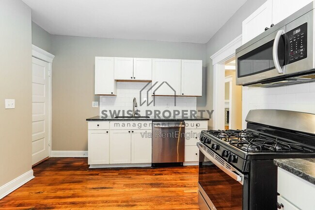 Building Photo - 338 Taylor Ave