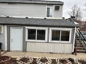 Building Photo - 233 S 4th St