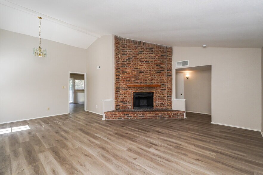 Building Photo - 3913 Horizon Pl