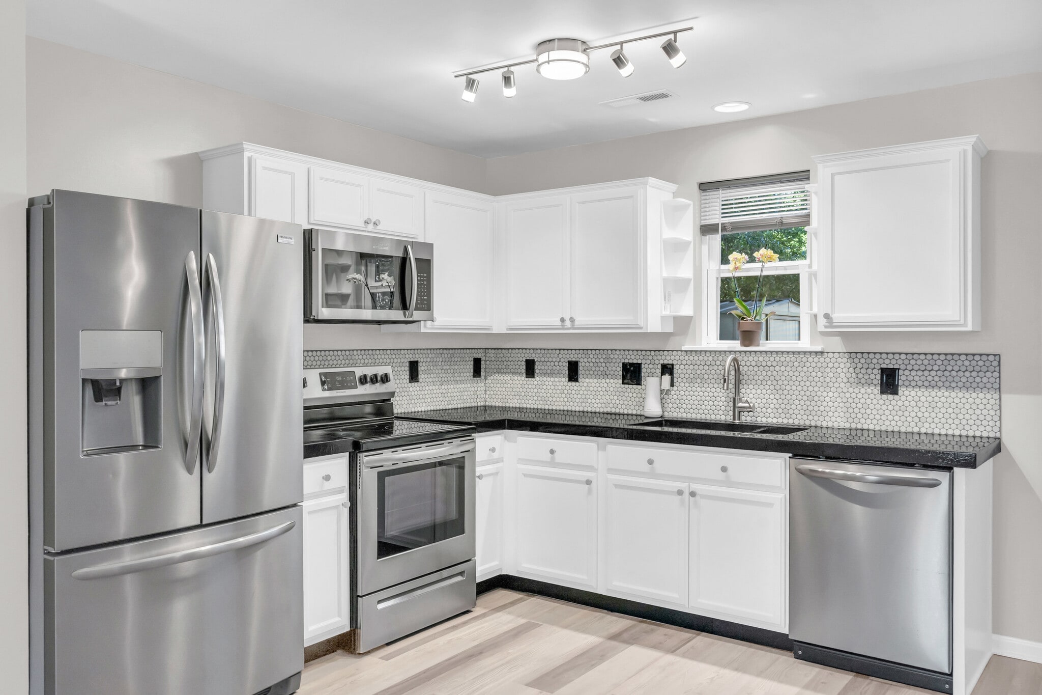 Building Photo - 1004 South 8th street