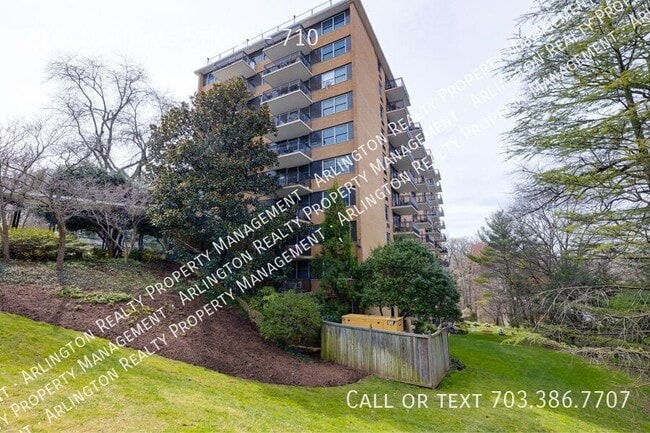 Building Photo - 2030 N Adams St