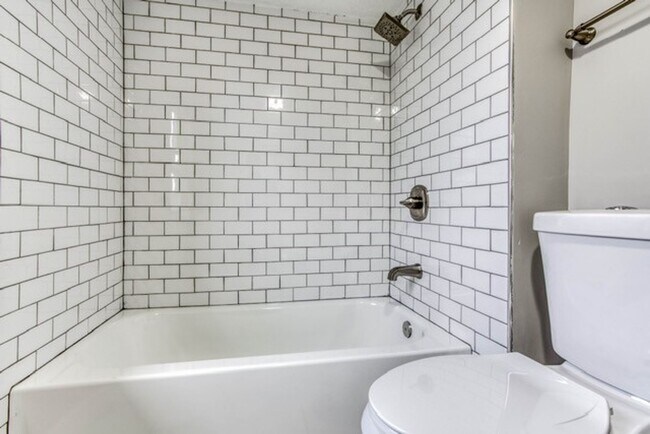Building Photo - Apartment in Upper Fells Point, Baltimore, MD!