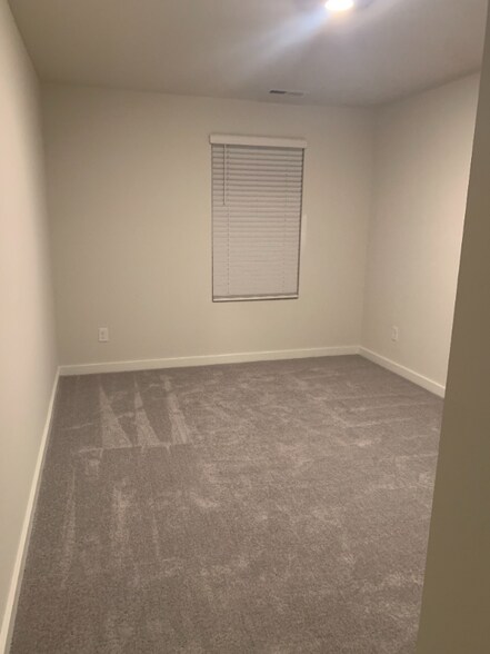 Building Photo - 2620 Comanche Ct