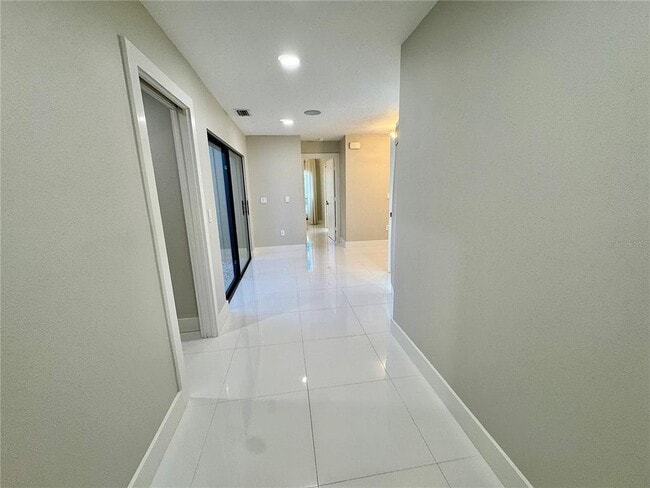 Building Photo - 3705 Torrey Pines Blvd