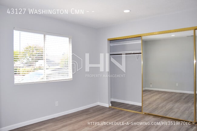 Building Photo - 43127 Washington Common