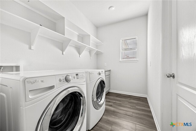 Building Photo - 2265 Wooster St