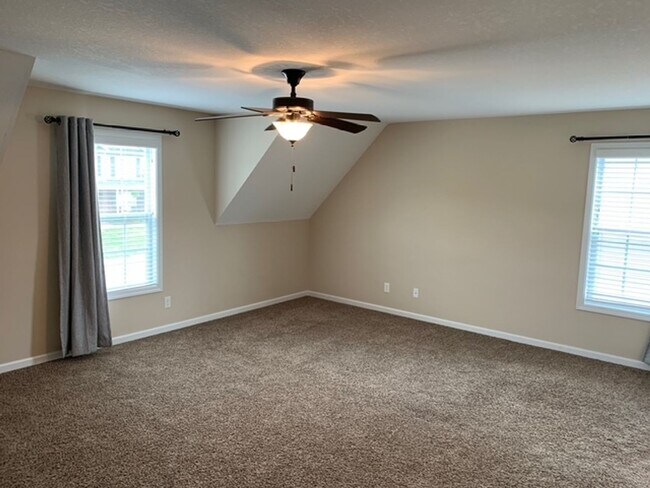 Building Photo - Maryville 37804 - 3 Bedroom, 2.5 Bath Home - Contact Debra Johnson (865) 591-8281