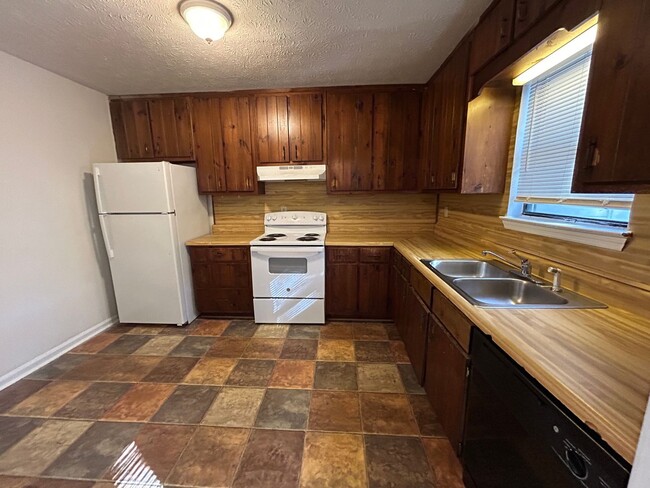 Building Photo - 8845 W Hills Ct
