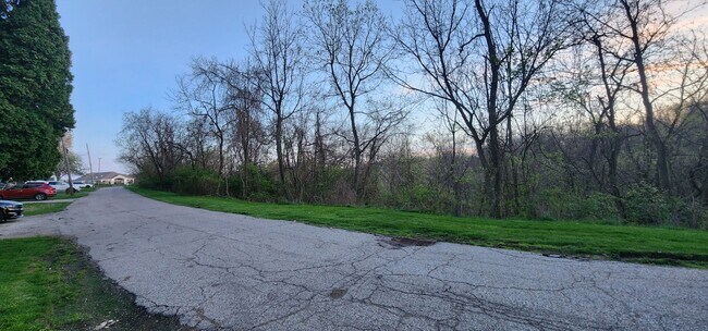 Building Photo - Finleyville 3 Bedroom 1.5 Bath Single Family Ranch Home