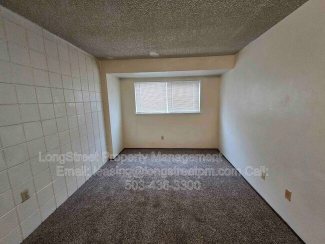 Building Photo - 2145 NW Highland Dr