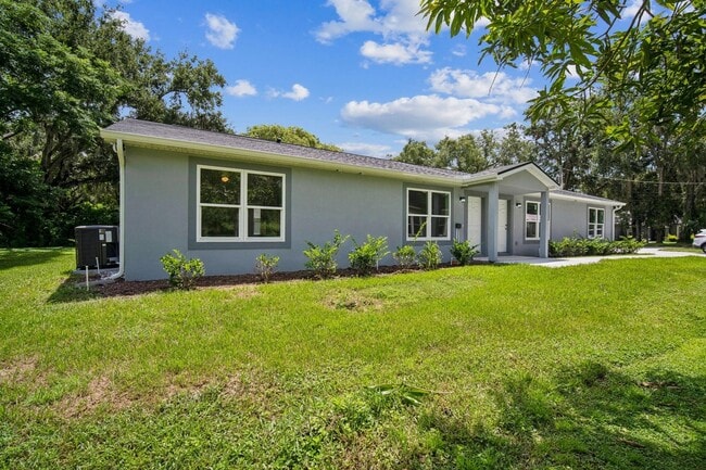 Building Photo - Charming New 3BED-2BATH Apartment in Bartow FL
