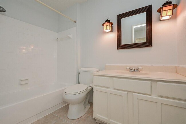 Building Photo - 15702 Timber Rock Dr