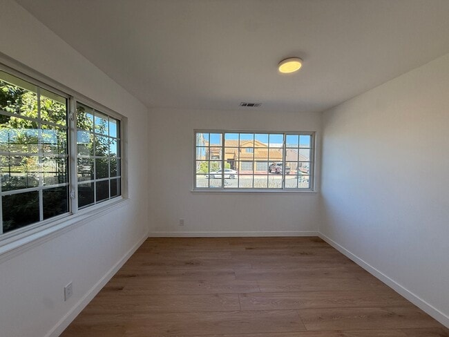 Building Photo - Beautifully Updated Single Story Custom Ho...