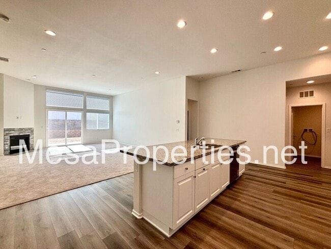 Building Photo - 15387 Patton St