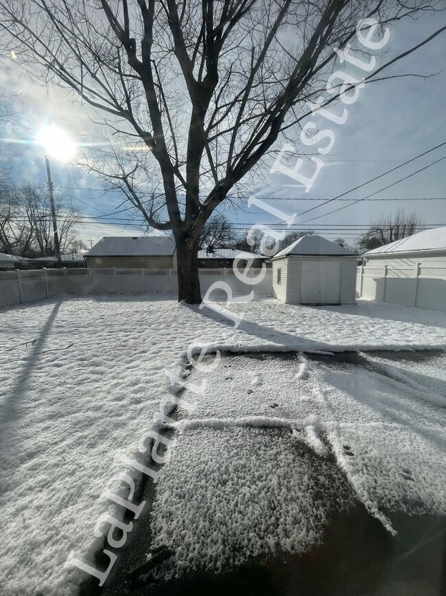 Building Photo - Three Bedroom Brick Ranch for Rent