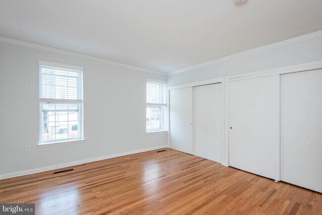 Building Photo - 3936 Delancey St