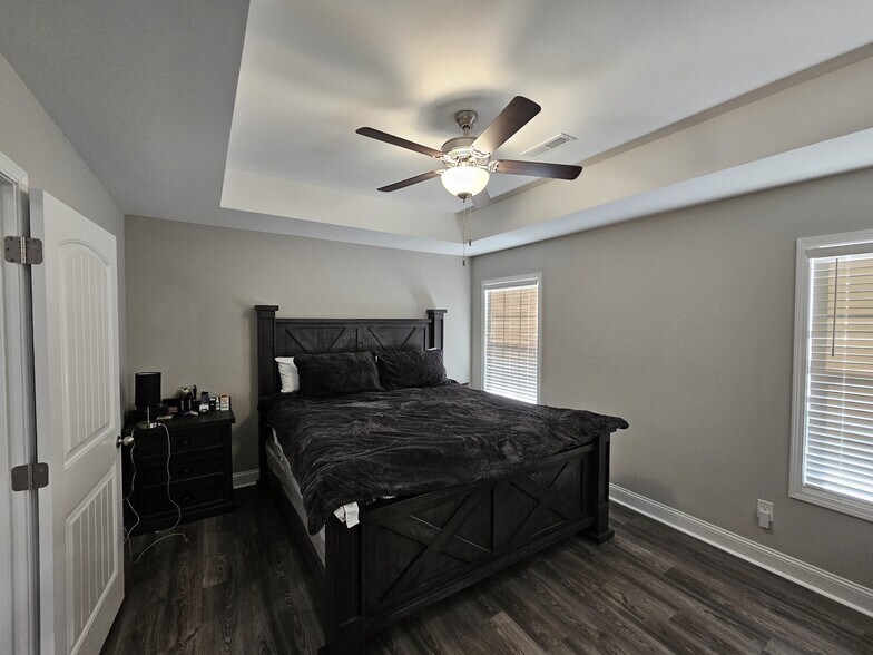 Building Photo - 4193 Valley Forge Rd