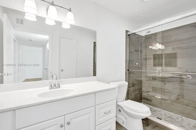 Building Photo - 949 Riverside Dr