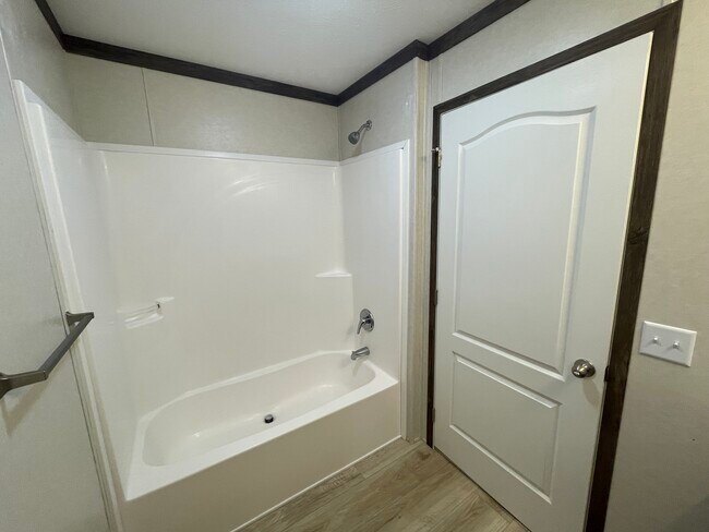 Building Photo - 245 Magnolia Pl