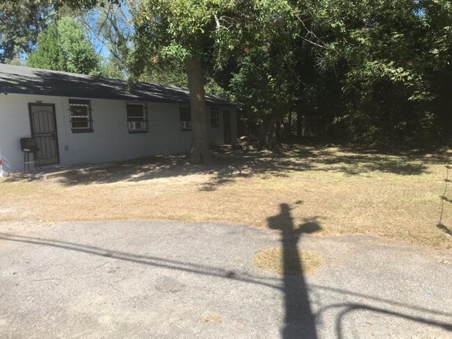 Building Photo - 3533 Brookdale Ave