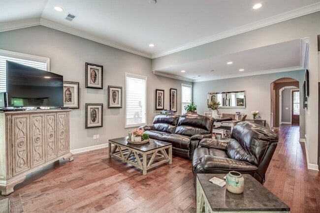 Building Photo - 85 Nokes Dr