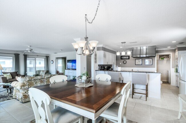 Building Photo - 1477 Park Beach Cir
