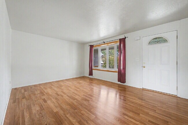 Building Photo - 2519 Danbury Dr