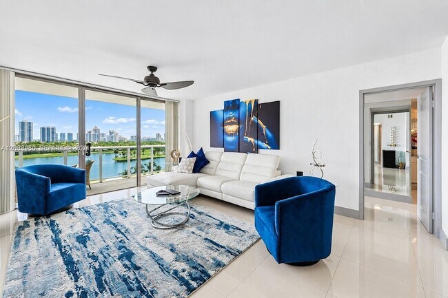 Building Photo - 3675 N Country Club Dr