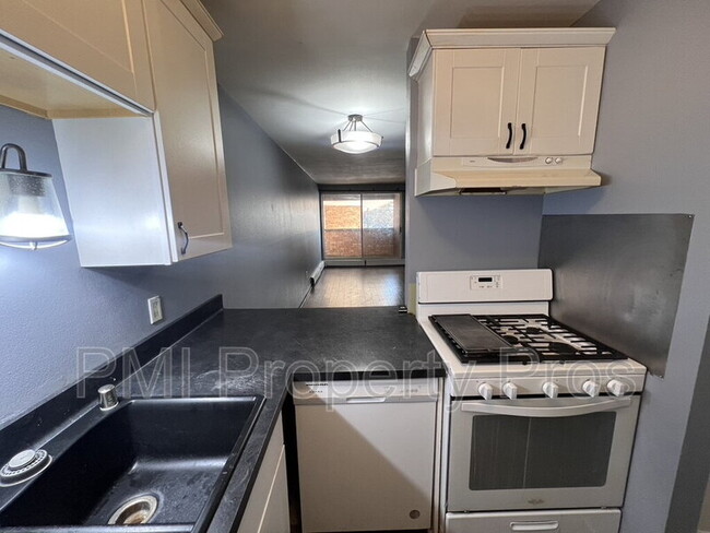 Building Photo - 4253 W Rivers Edge Cir