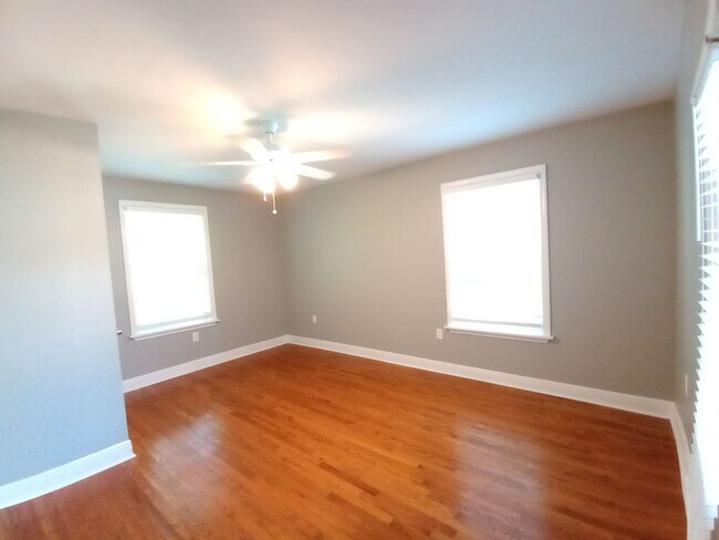 Building Photo - General Ogden